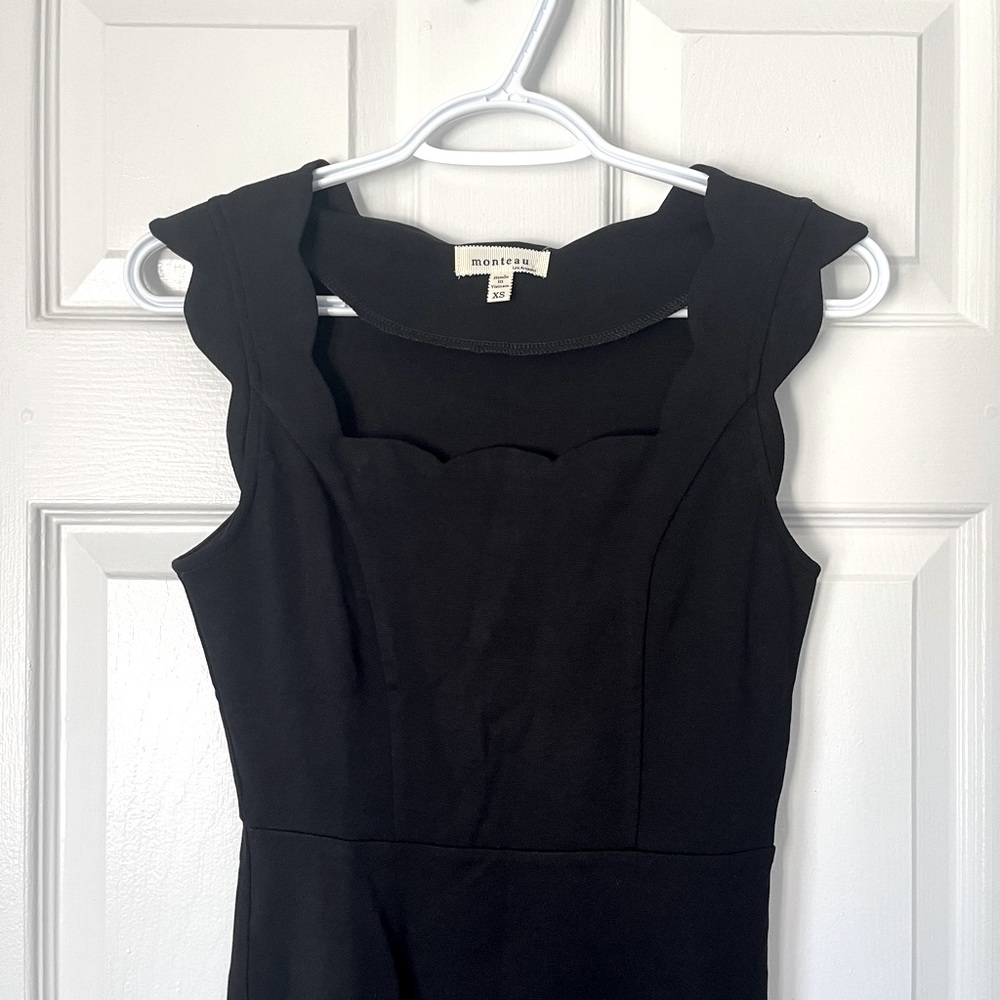 Black Monteau Scallop Neckline Dress (Size XS)